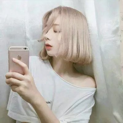 小尾巴快跟上